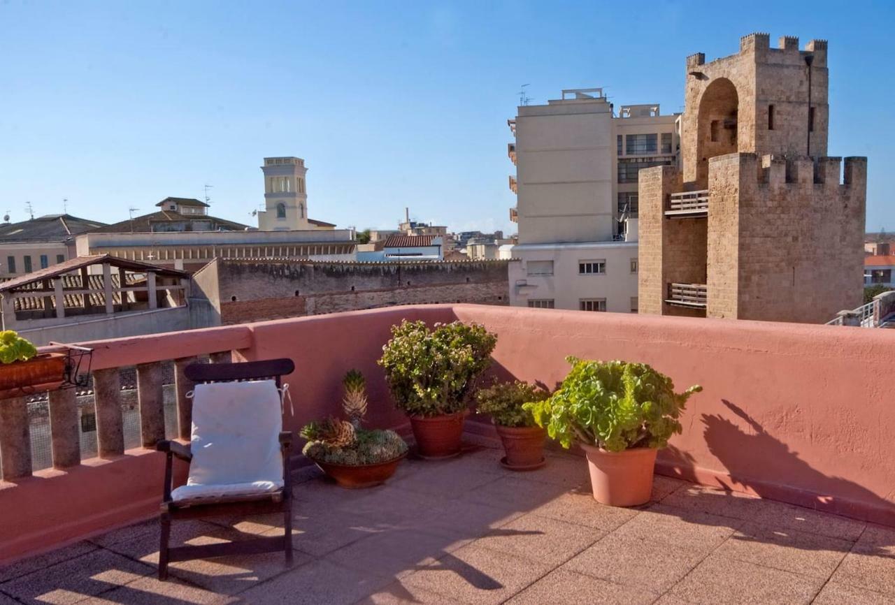 Attico In Centro Con Vista Della Torre - Cozy Penthouse Facing To The Tower Lägenhet Oristano Exteriör bild