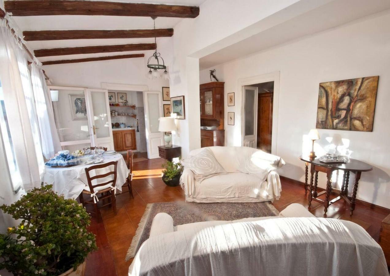 Attico In Centro Con Vista Della Torre - Cozy Penthouse Facing To The Tower Lägenhet Oristano Exteriör bild