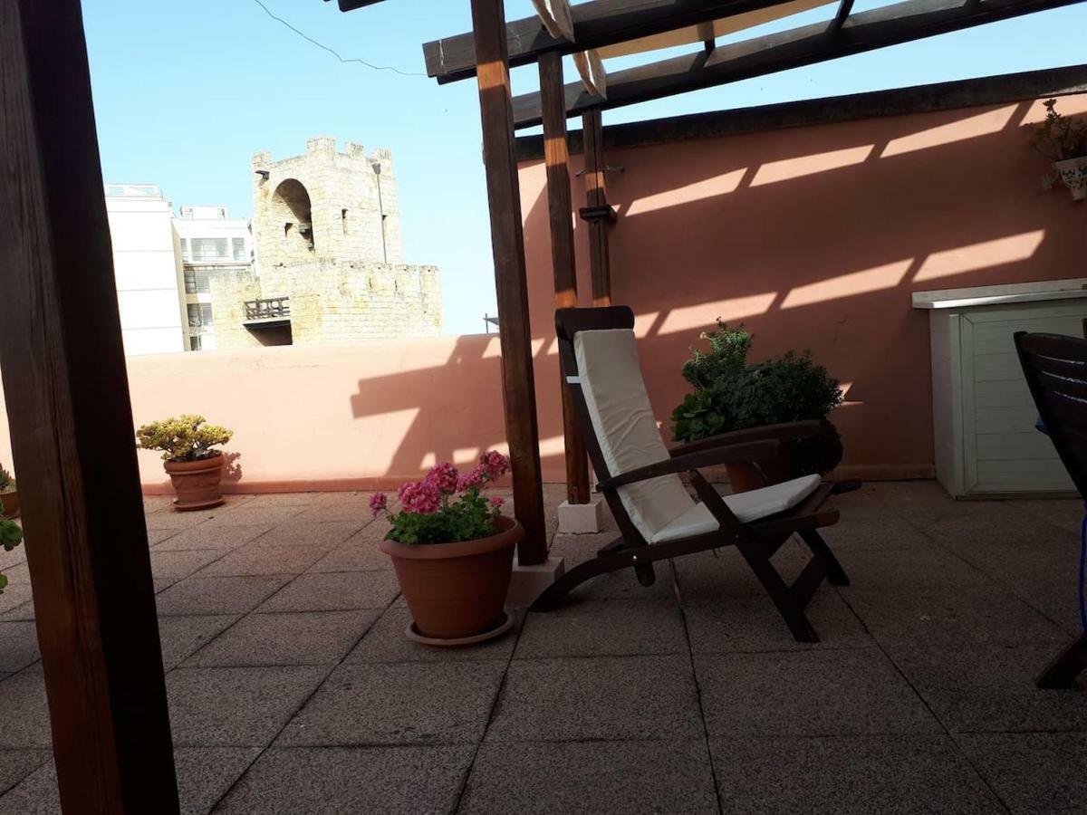 Attico In Centro Con Vista Della Torre - Cozy Penthouse Facing To The Tower Lägenhet Oristano Exteriör bild